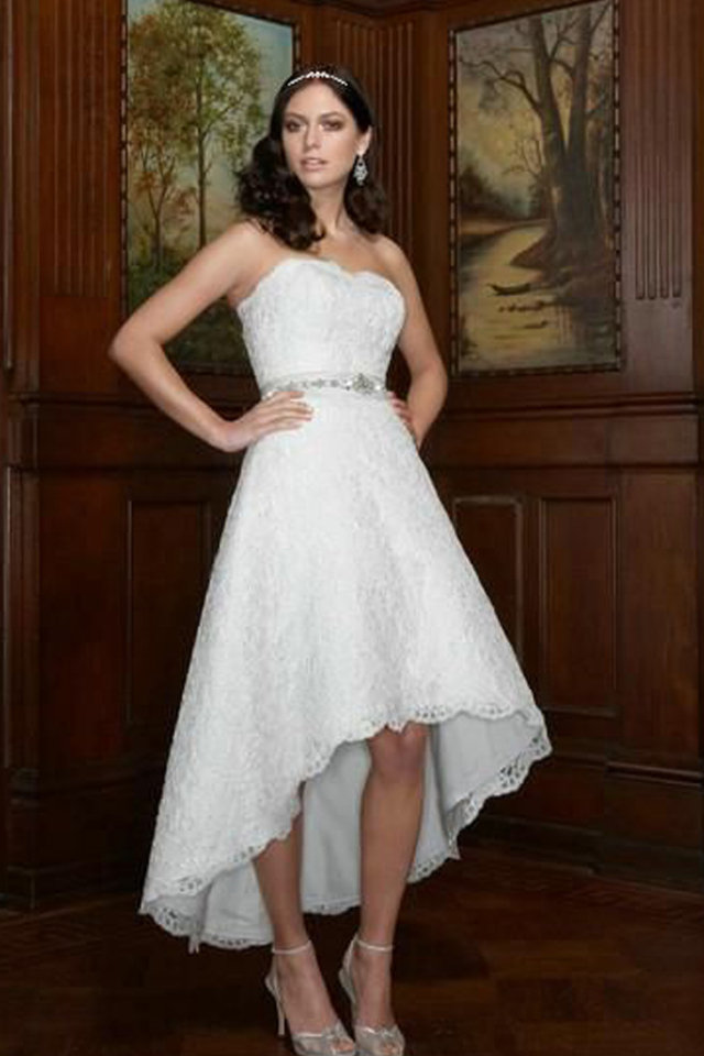 فساتين قصيره من قدام وطويله من ورا Large Tips To Wear High Low Wedding Dress Fustany14