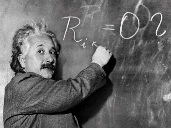 البرت انشتاين معلومات - اهم المعلومات عنه Albert Einstein 2