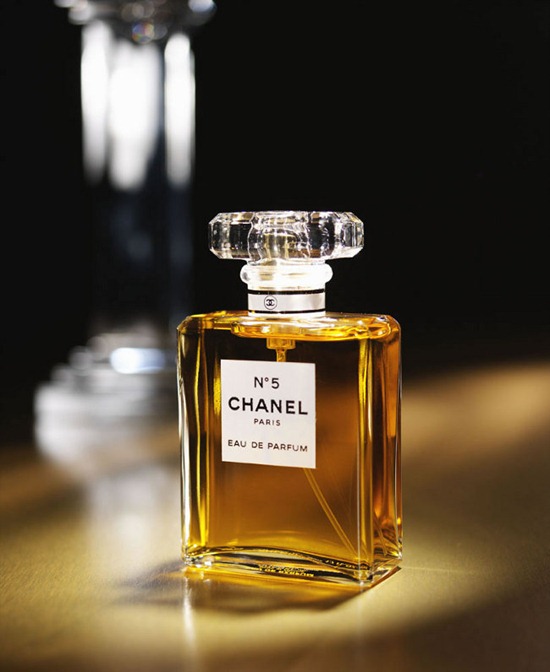 افضل العطور الفرنسية النسائية - ماركات بيرفيوم باريسية تسحرك بعطرها Chanel No-5