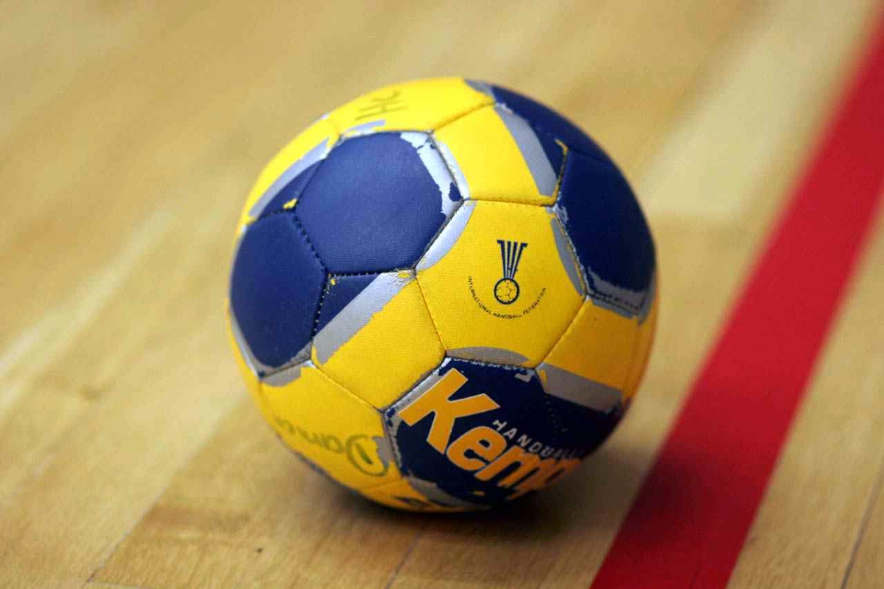 بحث عن كرة اليد - ان كنت من هواتها تعرف على قواعد كرة اليد Handball The Ball1