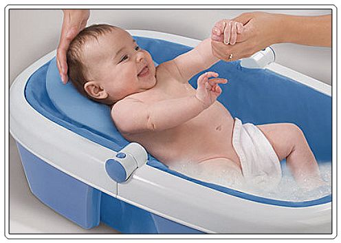 احتياجات الطفل المولود حديثا - حضريها قبل الولادة بمدة كافية Baby In Bathtub