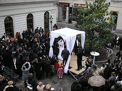 اشهر عادات وتقاليد اليهود 250Px Jewish Wedding Vienna Jan 2007 005