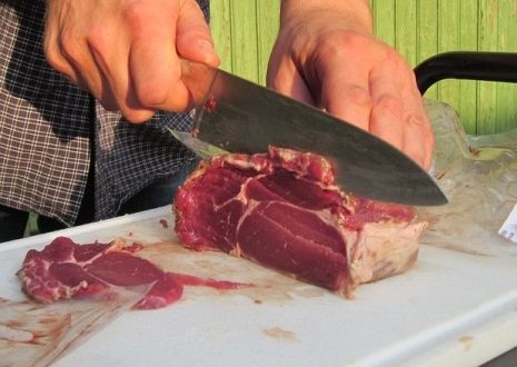  Cut meat at home 465x368 465x330