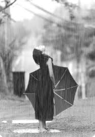 نتيجة بحث الصور عن فتاة تحت المطر