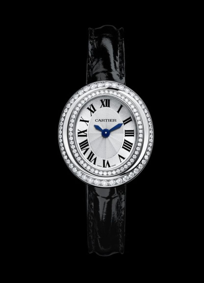 احصلى على اطلالة فخمة مع ساعة Hypnose الحديثة من علامة Cartier